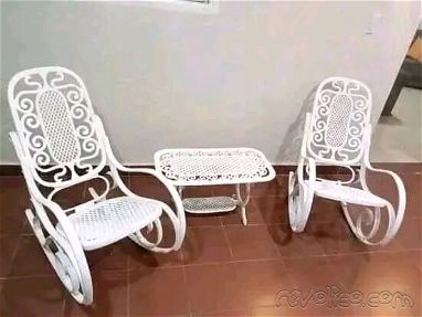 Juegos de sillones con mesita de centro. Sillones de aluminio fundido esmaltados en blanco o negro - Img main-image-45703119