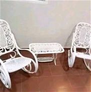Juegos de sillones con mesita de centro. Sillones de aluminio fundido esmaltados en blanco o negro - Img 45703119
