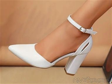 Zapatos de mujer elegantes - Img 65967160