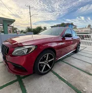 Vendo o negocio Mercedes Benz  c 200 del 2017 - Img 48089657