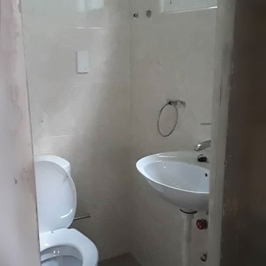 Playa. Rento Casa en bajos de biplanta de 3 cuartos con portal y garage. Alquiler Lineal Garantizado. Se aceptan niños - Img 124018465