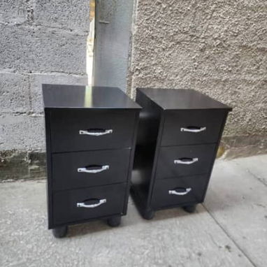 Mesitas de noche de 2 y 3 gavetas y multimuebles - 7/9