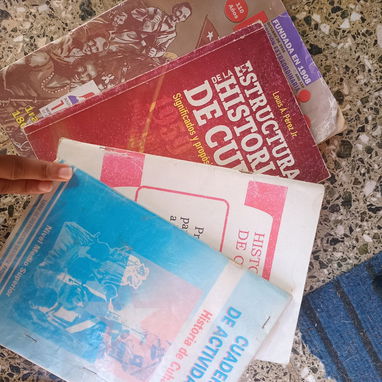 Combo de libros de historia de Cuba - Img 120000415