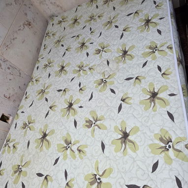Vendo Colchon camero de muelles, es de uso pero en excelente estado. - Img 122390143