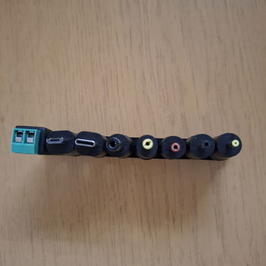 Cargador Universal con juego de puntas intercambiables para todo tipo de dispositivos ( 8 puntas ) - 2/2