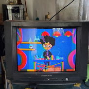 Vendo tv Panda con cajita - Img 56764468