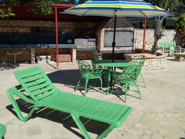 Reserva casa en la playa con piscina y billar en Guanabo,capacidad para 8 personas, tengo disponibilidad - Img 62347655