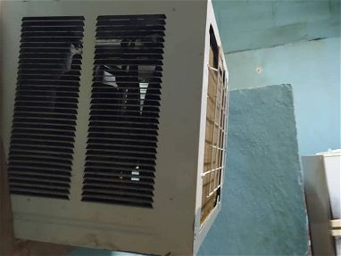 Se vende aire de ventana de media funcionando y enfriando al 100 - Img 65437439