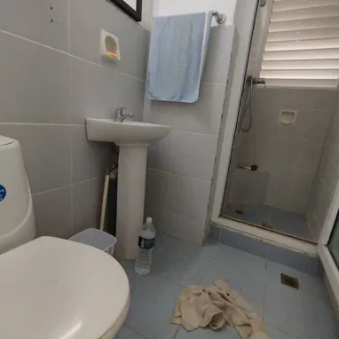 Apartamento primer piso frente calle en el vedado - Img 121336477