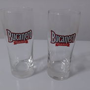 Juego de dos vasos de cerveza bucanero - Img 57401752