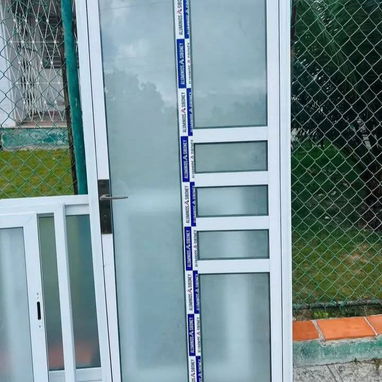 ✨ Calidad que se nota, aluminio que dura ✨ En nuestra carpintería de aluminio realizamos todo tipo de trabajos con mater - 4/6