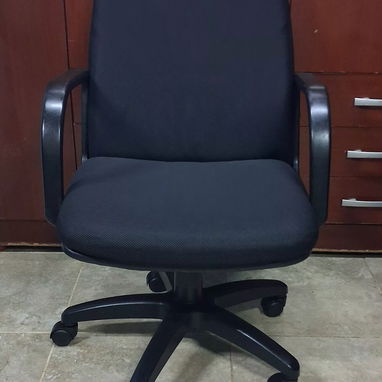 SE VENDEN SILLAS GIRATORIAS PARA OFICINAS - 3/7
