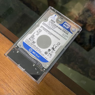 Tengo caja de disco 2.5 (chiquito) con su cable de datos para que haga su disco duro interno en externo!! - 8/9