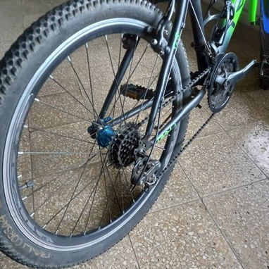 VENDO BICICLETA 24 CASI NUEVA 100usd - 3/4