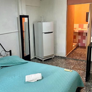 Se renta apto, puerta calle en centro habana. - 2/7