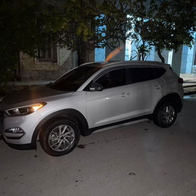 Vendo o negocio, Hyundai Tucson, 2017, con el motor 0 km reparado en Cuba - Img 113835498