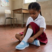 Zapatillas para niñas. Perfectas para la escuela - Img 56843897