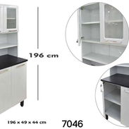 Estante Precio: 340 USD Material: metal y cristal Medidas: 196×49×44 cm Entrega incluida Stew - Img 57961068