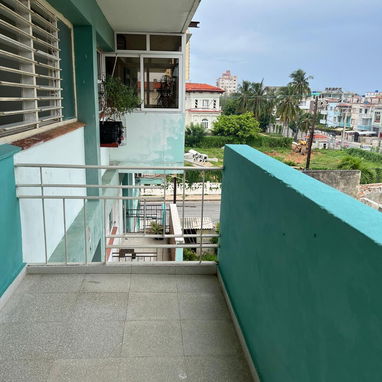 Luminoso apartamento en el vedado para renta lineal - Img 120177882