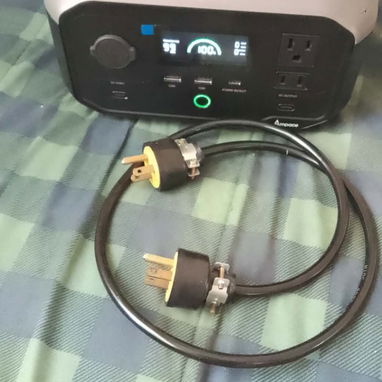 Se vende nuevo en su caja, lo doy con el cable de dar la corriente en la casa ojo no viene con ese cable pero yo lo doy - 2/3