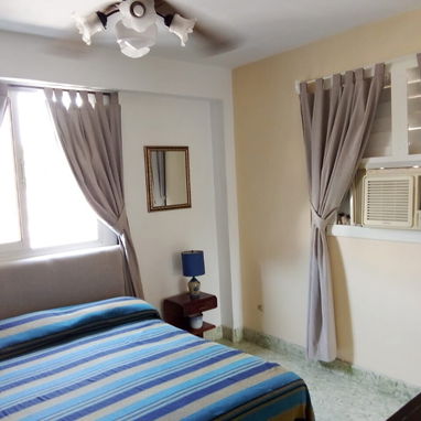 🪶 Apartamento en el Vedado – Tranquilidad y Buena Ubicación - Img 118873570