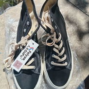 Se vende un par de tenis altos estilo Converse en negros #40 - Img 57802993