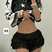 Sayas de vuelitos con short debajo (talla XS negra, talla M blanca) - Img 58011838