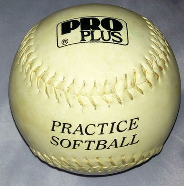 BATE Y PELOTAS SOFTBALL OR BASEBALL - Img 82880455