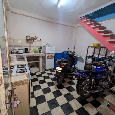 Vendo apartamento interior pero quedó de frente a la calle en 10 de octubre Lawton la calle paralela a dolores y cerca d - Img 121093370