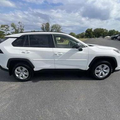 2020 Toyota RAV4 LE - 7/8
