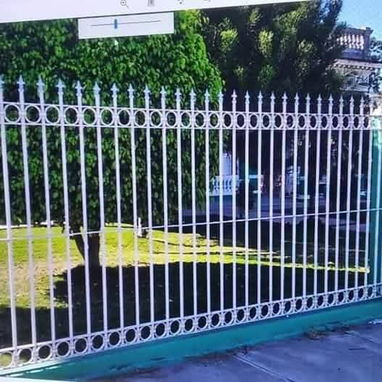 🚨HERRERIA🚨 HERRERIA ¡¡Fabricamos puertas,ventanas, y rejas de protección, echas a su medida y gusto dependiendo de su - Img 127898595