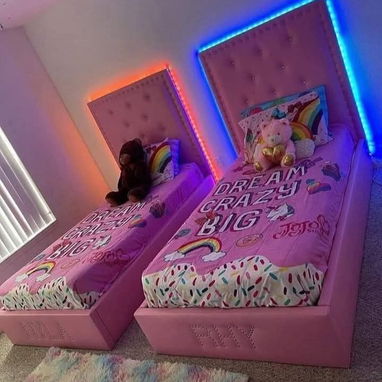 Camas tapizadas y juegos de cuartos - 4/10