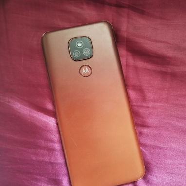 Moto e7 plus con pantalla rota, solo es cambio de pantallas y listo - 3/4