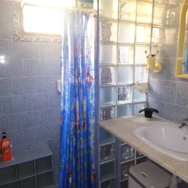 REBAJA DE 75 A 65 mil USD. Casa de 5 cuartos y 3 baños en Plaza de la Rev. - Img 121465989
