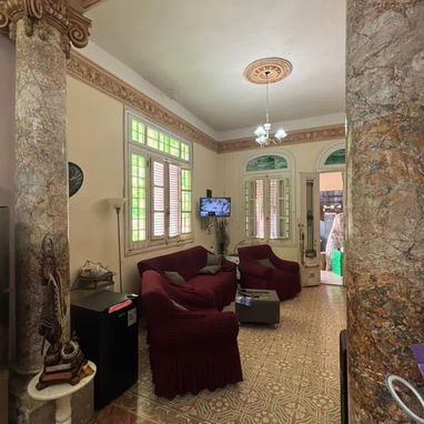 🏡 Casa en Venta con Garaje – Vedado, La Habana - Img 120055794