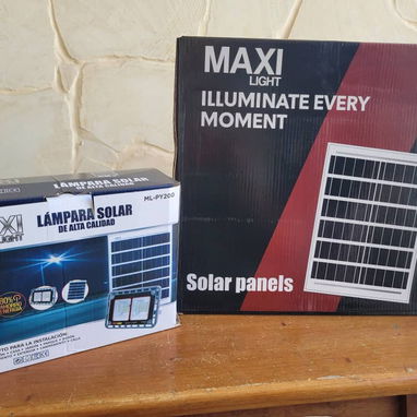 🔆 Reflector Solar LED 200W Maxi Light  Luz Blanca fría, potente y confiable para exteriores. - Img 121444336
