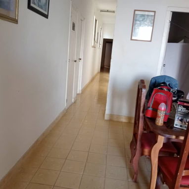🏠 Apartamento De Renta Lineal En El Vedado. Tiene 3 habitaciones por 600 usd por mes.Ideal para estudiantes extranjeros - Img 119906590