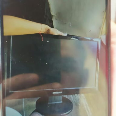 Vendo monitores de 19 y 21 pulgadas en perfectas condiciones!! - Img 127240276