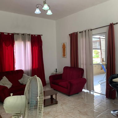 Casa capitalista independiente de 2 plantas en Playa - Img 119304434