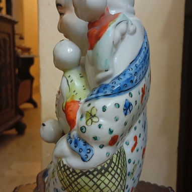 Buda antiguo de porcelana china con base mide 29 cm de altura y sin base mide 25 cm - Img 123115713