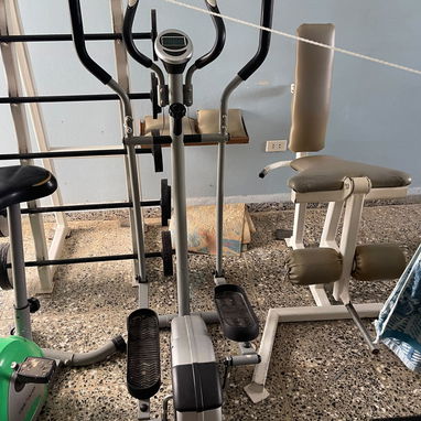 Venta de una escaladora y 3 bicicletas de uso, - 3/10