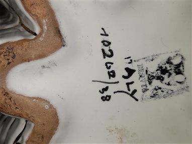Bucaro de cerámica italiana firmado en ñerfecto estado. - Img 64721273
