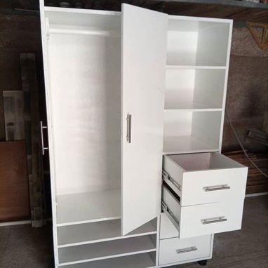 Muebles de melamima trabajamos por encargo , mensajería gratis en toda la Habana, llamar o escribir 58231474 - 7/10