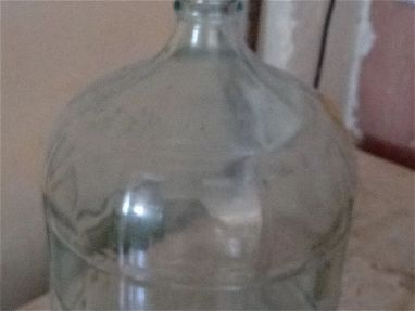 Pomo de cristal de 20lt con tapones de silicona y válvulas para hacer vino - Img main-image