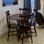 Jugo de mesa. Mesa con 4 sillas - Img 45536907