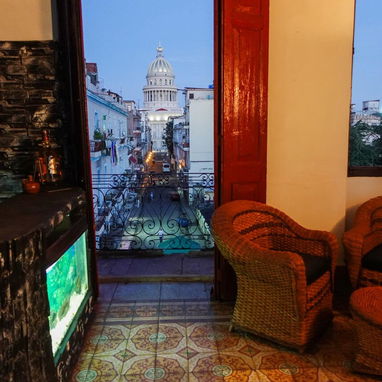 Casa de renta con vistas a la ciudad por noches. Alquiler por noches de casa en Centro Habana. Apartamemto de lujo - Img 113634348
