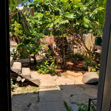 Se vende casa amplia - Img 120940997