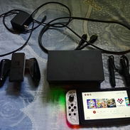Vendo nintendo switch V2 como nueva pirateada por chip Bateria extendida de buena duración como 5 horas con el brillo e - Img 58032091