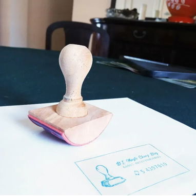 Cuños, gafetes, bolígrafos y más. Todo personalizado - Img 121145678