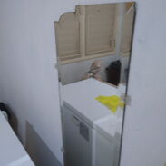Espejo de pared Vertical con soporte de madera abajo. - Img 41002808